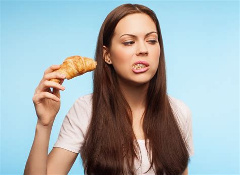 Chewing With Your Mouth Open is the "Best Way to Eat"