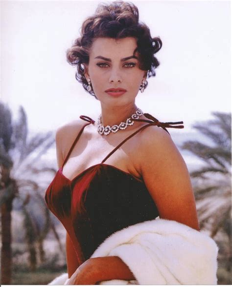 Sophia Loren Sexy Pics