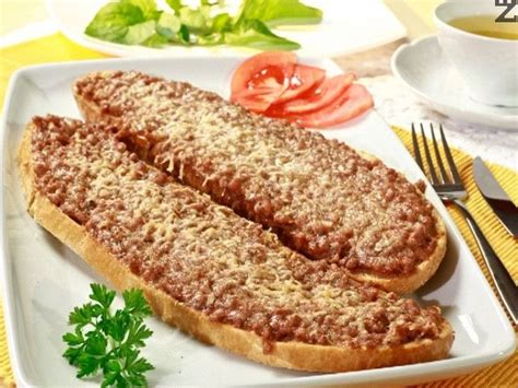 От топлата фурна ще извадим най-вкусните принцеси с кайма! Настройте се ...