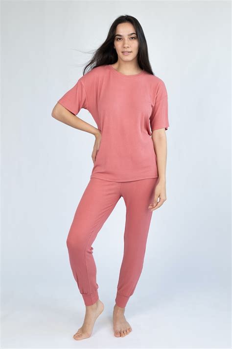 Комплект домашний женский топ и брюки розовый I’MVERY HOMEWEAR PYJAMAS ...