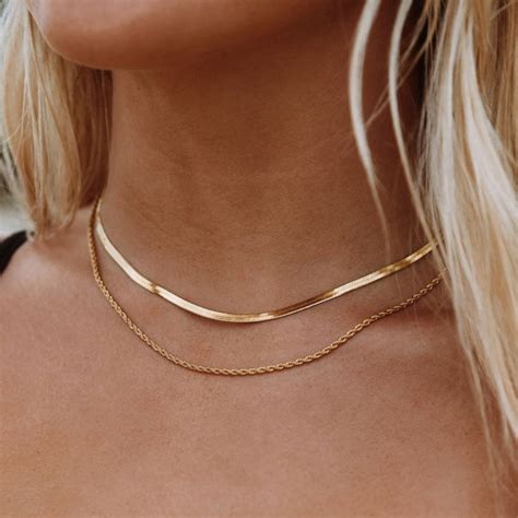 Symptoms of Allergic Reaction to Earrings: What to Watch For