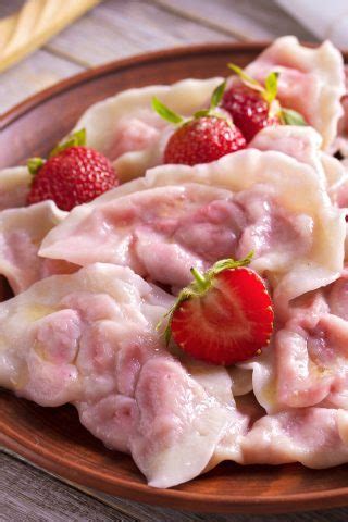 Вареники с клубникой — Лайфхакер