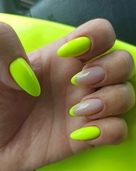 Pin de flor en Estilos de uñas decoradas | Manicura de uñas, Manicura ...