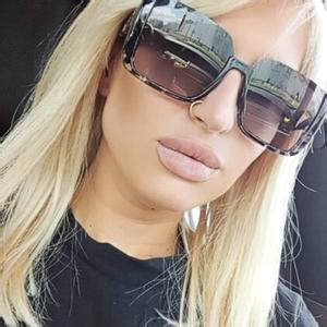 Карина, 28 лет, по знаку зодиака Козерог хочет познакомиться с парнем в ...