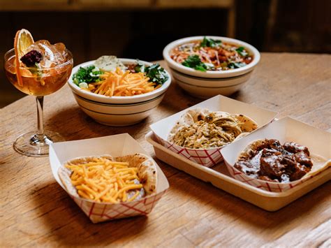 Check the dress code for hillstone park avenue south new york ny today 20