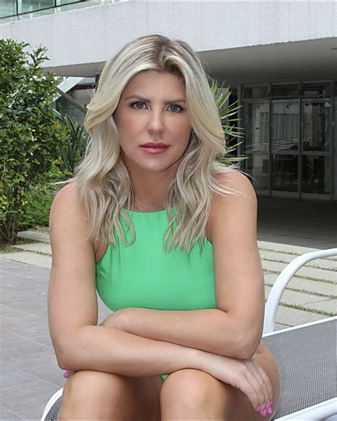 Vai Desmaiar on Twitter: "Iris Stefanelli #BBB7 @irisstefanelli Junto