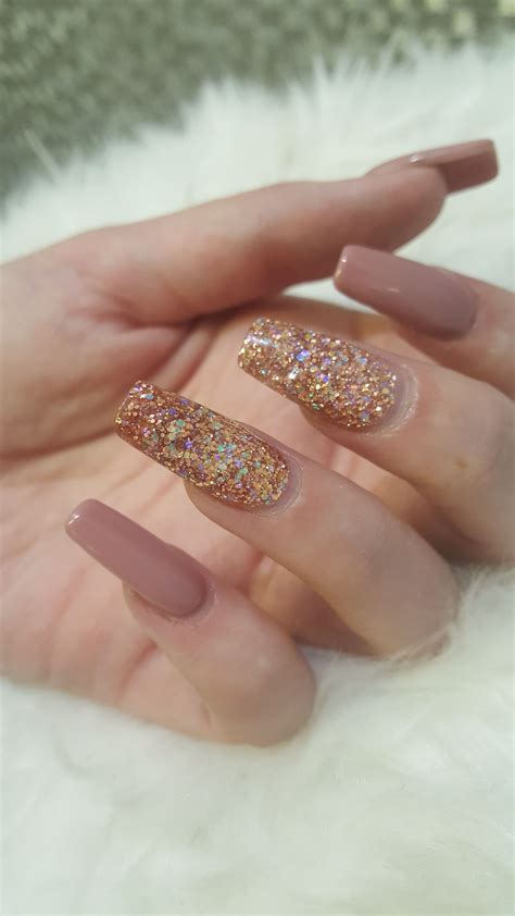 sencillas uñas acrilicas bonitas y elegantes | uñas bonitas
