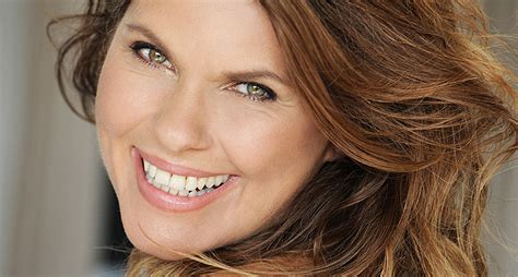 anuschka miccoli schlagersaengerin curvy model moderatorin