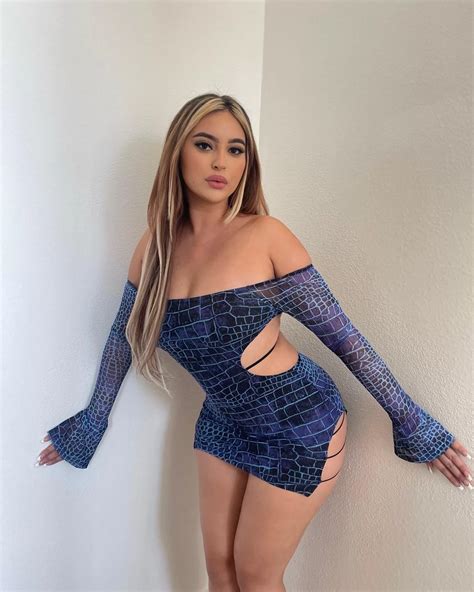 Julia Nicole Star | Hot Instagram Model Biography, Height, Net Worth