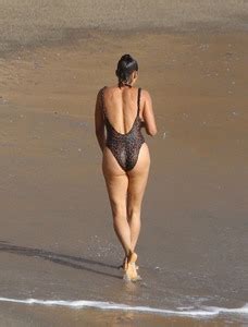 Paula Pattons Swimsuit Secrets Uncovering The Actresss Fitness And Nutrition Routine