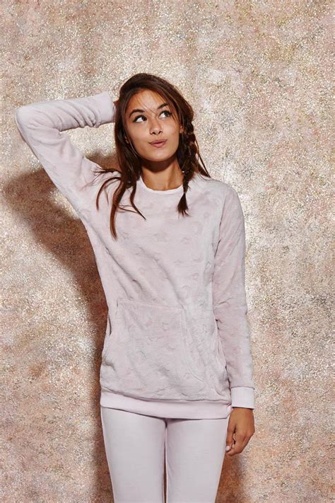 TEZENIS HOLIDAY COLLECTION - Calin Group S.A.