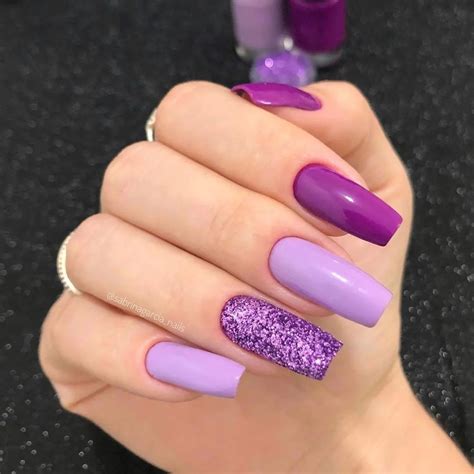 Ideia De Unha Roxa - Unha roxa decorada com glitter | Unhas roxas, Unhas bonitas, Unhas ...