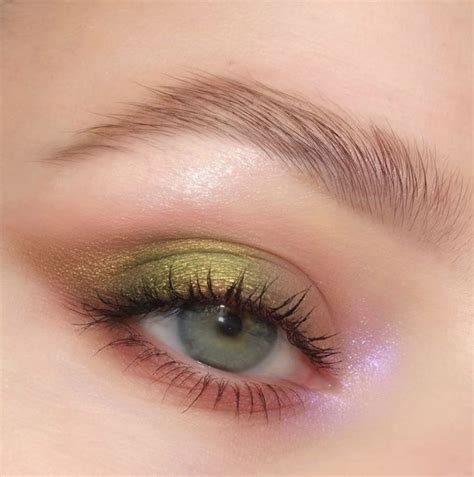 Макияж глаз | Green makeup, Makeup eyeliner, Artistry makeup