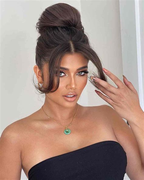 Spring fashion shows will feature a new bun chignon hairstyle