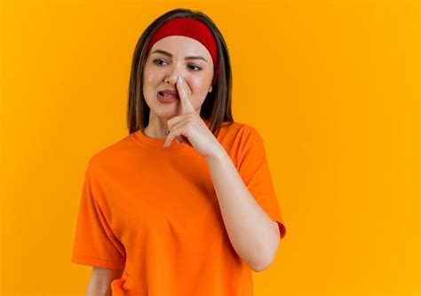 6 Cara Mengatasi Bersin Terus-menerus dan Hidung Gatal