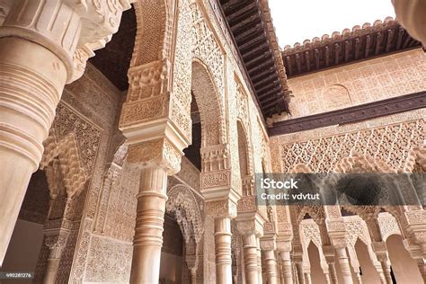 Istana Alhambra Foto Stok - Unduh Gambar Sekarang - 2015, Andalusia ...