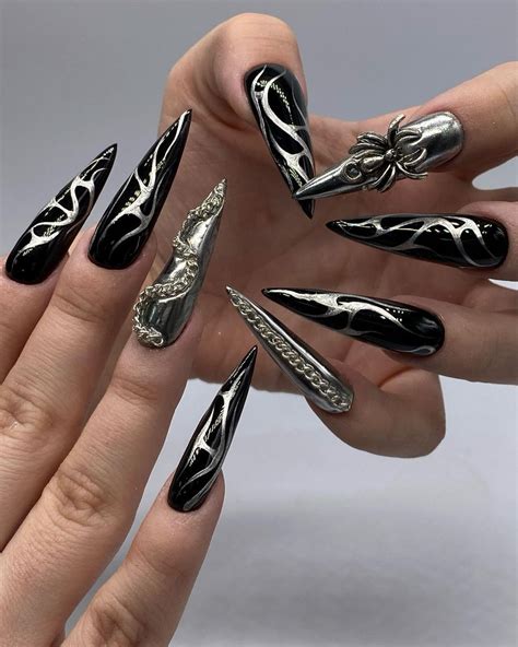 Арт маникюр Москва on Instagram: “давно не было черных” | Punk nails ...