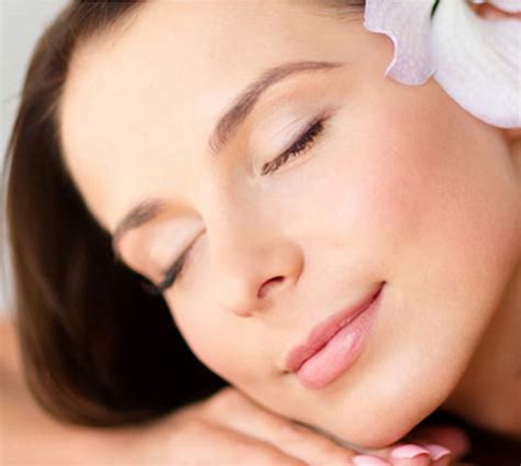Contact - Flawless - Face & Beauty