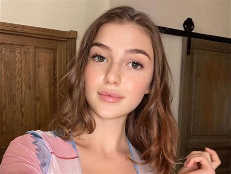 Olivia Casta Sebenarnya adalah Maria Tretyakova?