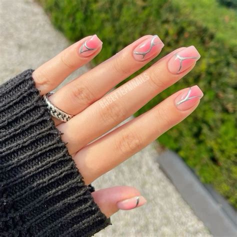 Дизайн ногтей in 2024 | Metallic nails, Metallic nails design, Silver ...