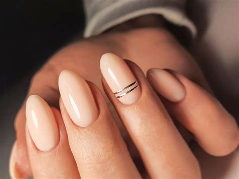 descopera cele mai frumoase modele de unghii simple pentru   elegant