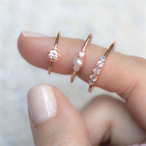 Dainty Rings | Schmuck, Diadem, Tattoo schriftzüge ideen
