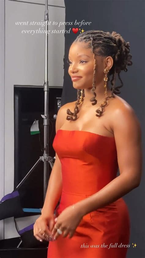 halle bailey. | Short locs hairstyles, Faux locs hairstyles, Locs ...