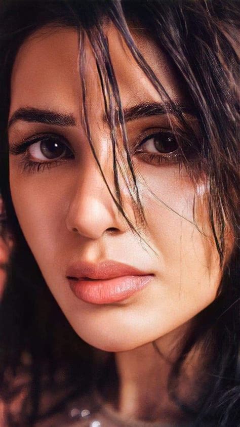 Too hard to ignore : r/fuckinghotSamantha