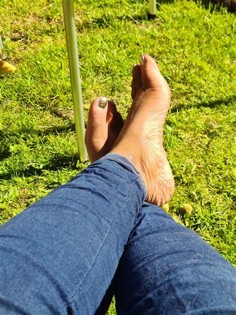 Wu's Feet Links - worship my mature ebony feet