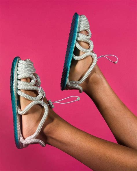 Fashion Mag, Fashion Shoes, Ugly Shoes, Cute Flats, Trend News ...