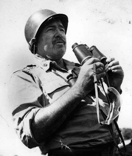 Как Хэмингуэй "освобождал" винный погреб. : picturehistory — LiveJournal