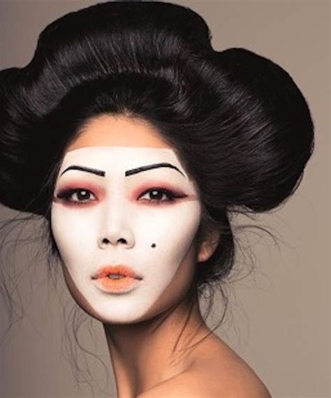 Pin by David Stern on Fiddler ( and a bit of Claire too) | Asian makeup ...