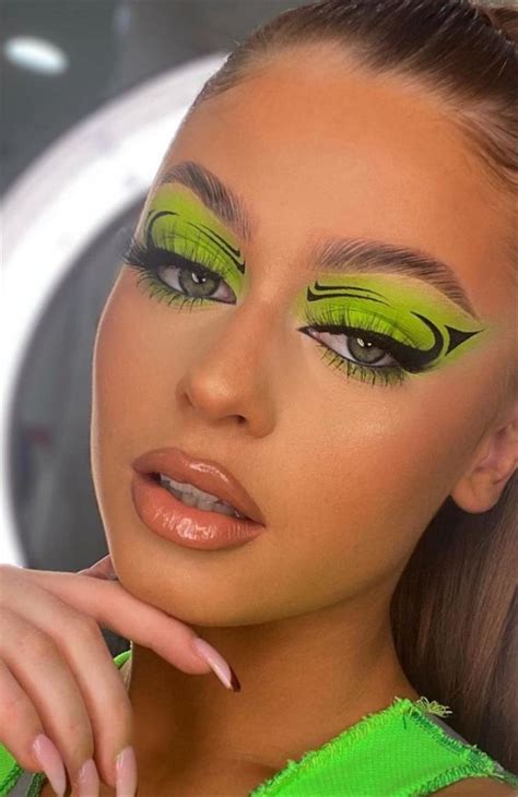 The Best Green Eyeshadow Looks to Recreate