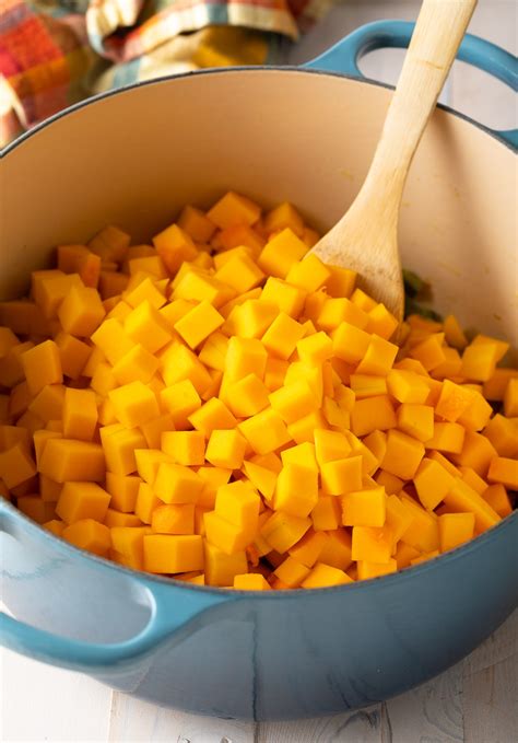 Butternut Squash Chili (Vegetarian Chili Recipe) + VIDEO - A Spicy