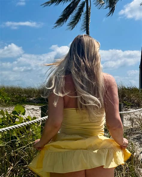 Gwendolyn Patricia | Radiating elegance under the tropical sun, a