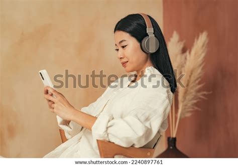 Side View Portrait Pretty Korean Woman Stock Photo 2240897761 ...