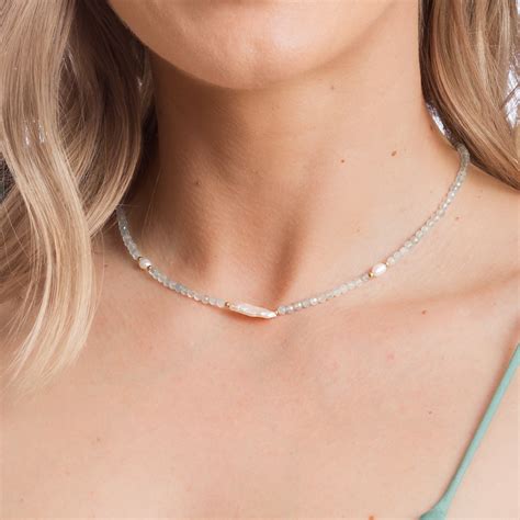 Колие с 4мм бяла пръчковидна перла и 3.5мм аквамарин, 41см - YUNO Pearls