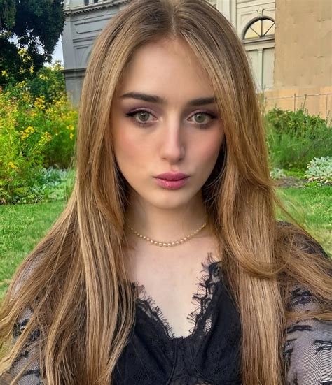 @transwildin | Cute girl 👧🏼😘 Main @angelmoon.boop | Instagram