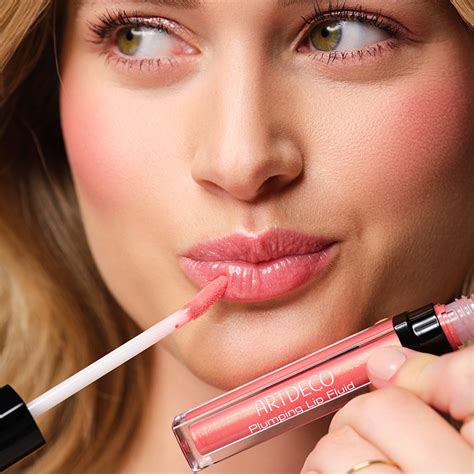 Блеск для губ `ARTDECO` PLUMPING LIP FLUID с эффектом увеличения объема ...
