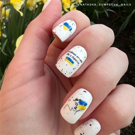 Патріотичний манікюр. Білий манікюр | Gel nails, Trendy nails, Winter ...