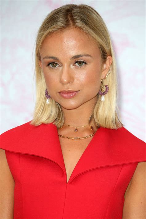 Amelia Windsor's Instagram, Twitter & Facebook on IDCrawl