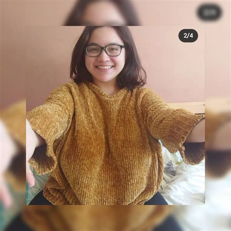 Busty GF gives you a hug (2) | Scrolller