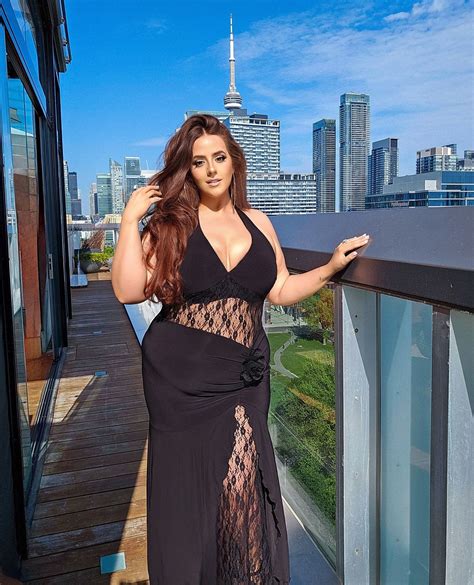 by FashionNova | Things We Love To See: Your Curves Showing 😍 Obsessed