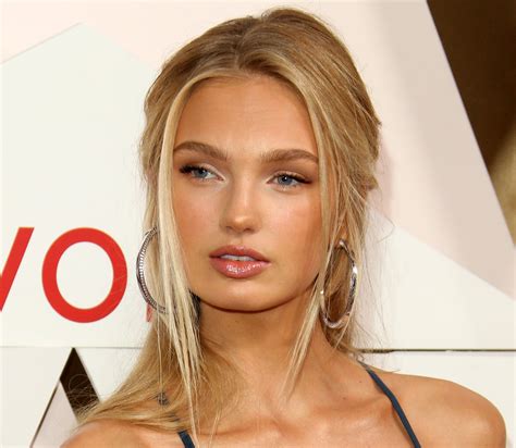 Romee Strijd doet heftige onthullingen over begin van modellencarrière