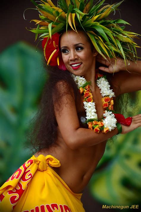 #HeivaiHonolulu | Hawaiian woman, Polynesian girls, Hawaiian girls