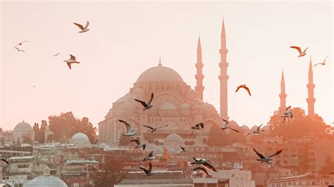 Turkiye SIM Card for Tourists: 2023 Guide | HeyTripster