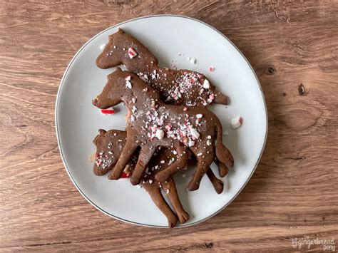 Homemade Horse Treats | Molasses and Peppermint Cookies