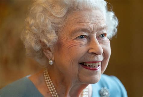Rainha Isabel II está há 70 anos no trono - SIC Notícias