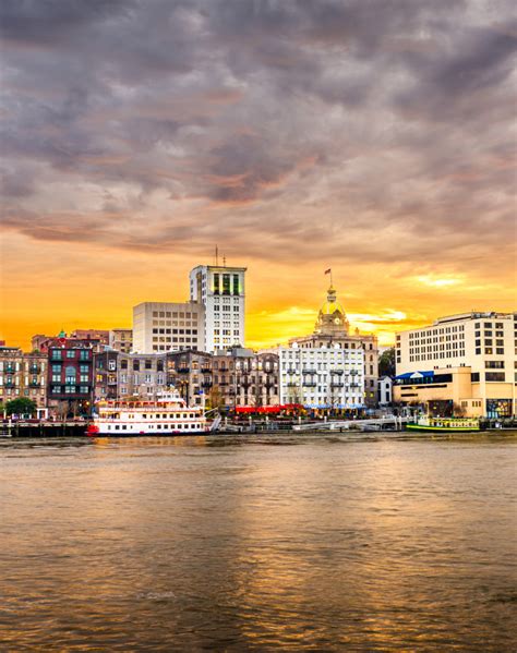 Savannah's Savory Selections: Top 8 Iconic Restaurants You Can't Miss