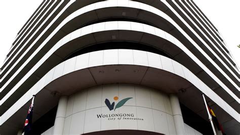 wollongong council set  sell  shares  southern phones